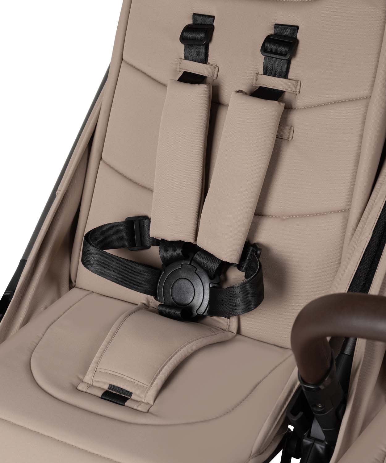 Прогулочная коляска для двойни Link Пятиточечные ремни безопасности, защитный ограничитель и индивидуальные съёмные бамперы для каждого малыша.